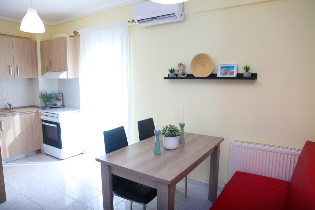 Apartments Holiday Peraia  Екстер'єр фото